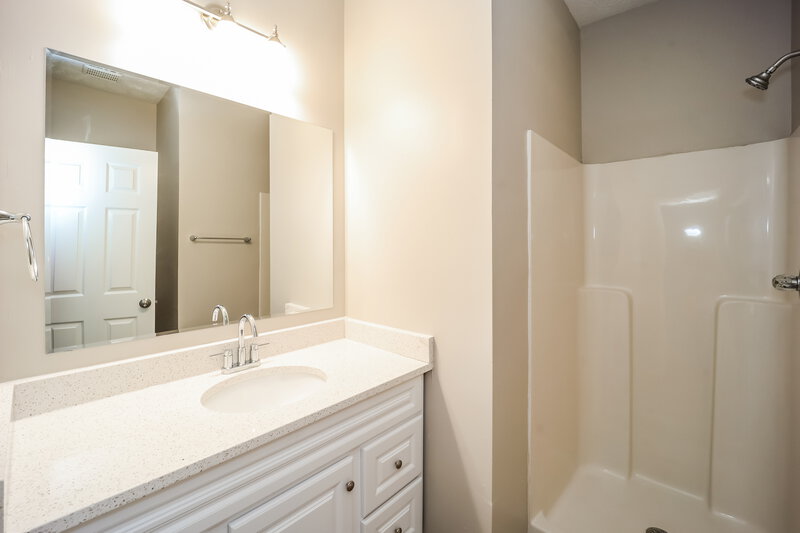 2,565/Mo, 3505 Creekview Dr Union City, GA 30291 Bathroom View