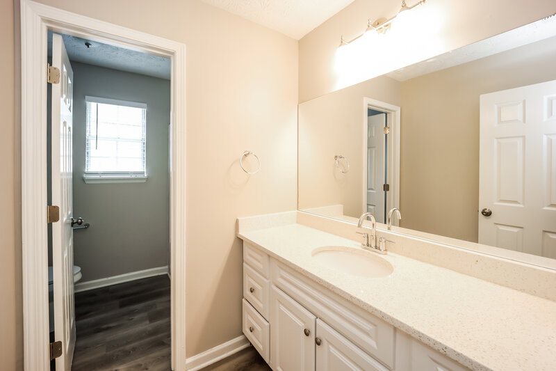 2,565/Mo, 3505 Creekview Dr Union City, GA 30291 Bathroom View 2