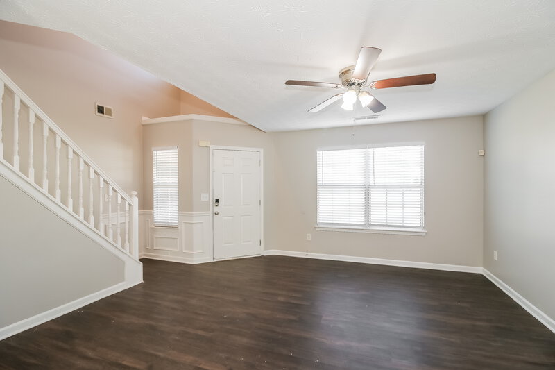 2,125/Mo, 6432 E Meyer Dr Morrow, GA 30260 Living Room View 2