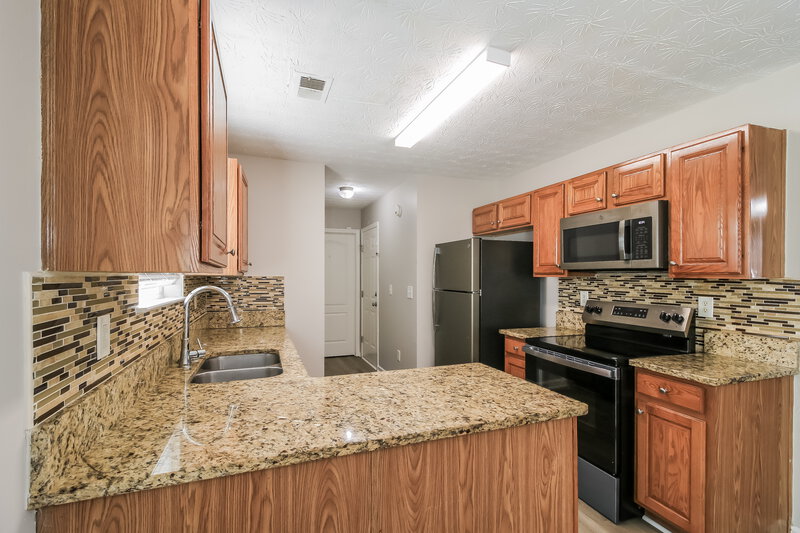 2,125/Mo, 6432 E Meyer Dr Morrow, GA 30260 Kitchen View 2
