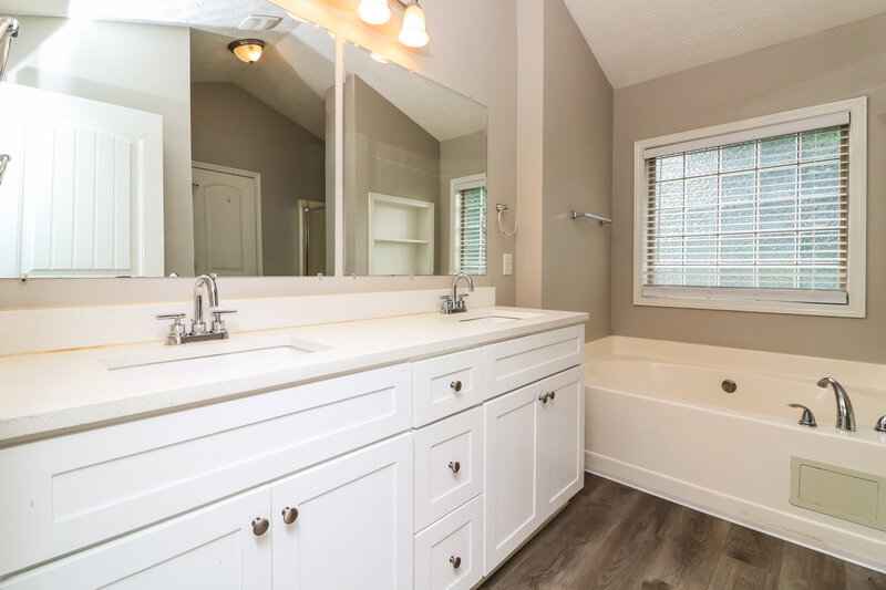 2,485/Mo, 960 Styles Ct Douglasville, GA 30134 Main Bathroom View