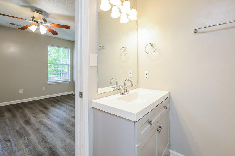 1,720/Mo, 1376 Camrose Court Douglasville, GA 30134 Main Bathroom View 2