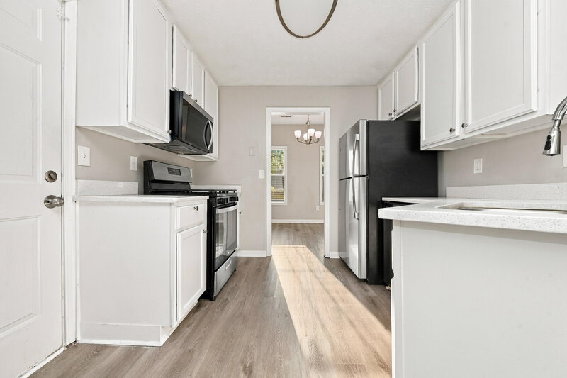 2,375/Mo, 330 Derby Drive Riverdale, GA 30274 Kitchen View 2