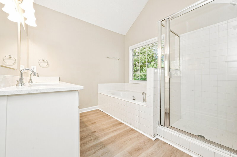 2,375/Mo, 330 Derby Drive Riverdale, GA 30274 Primary Bathroom View