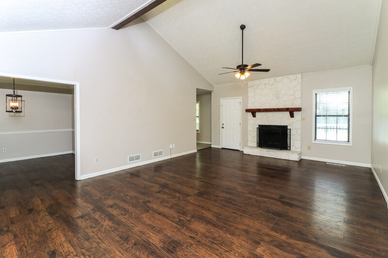 1,850/Mo, 2408 Chauncey Lane SW Marietta, GA 30064 Living Room View