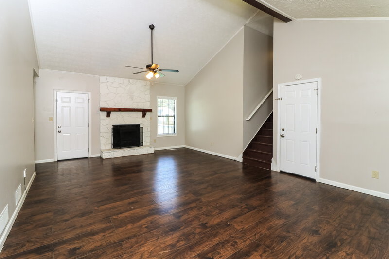 1,850/Mo, 2408 Chauncey Lane SW Marietta, GA 30064 Living Room View 4