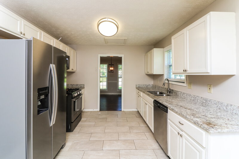 1,850/Mo, 2408 Chauncey Lane SW Marietta, GA 30064 Kitchen View