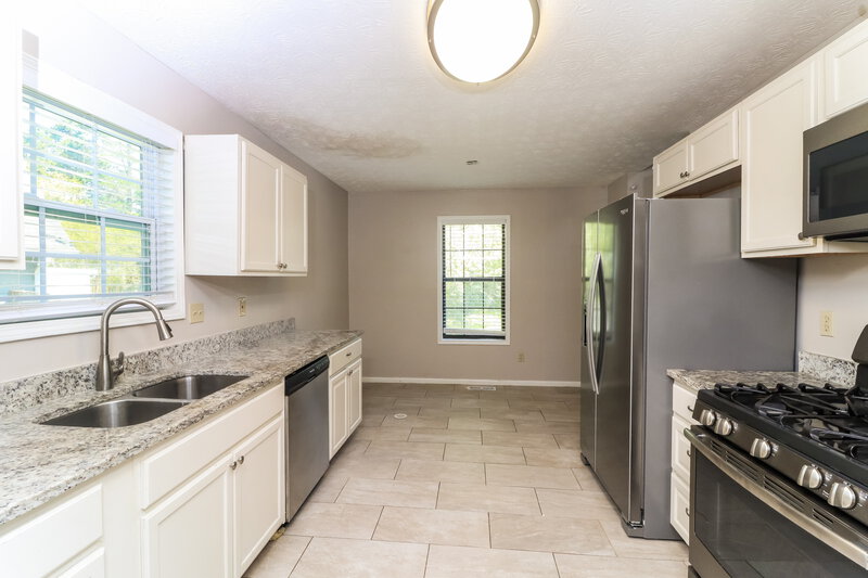 1,850/Mo, 2408 Chauncey Lane SW Marietta, GA 30064 Kitchen View 3