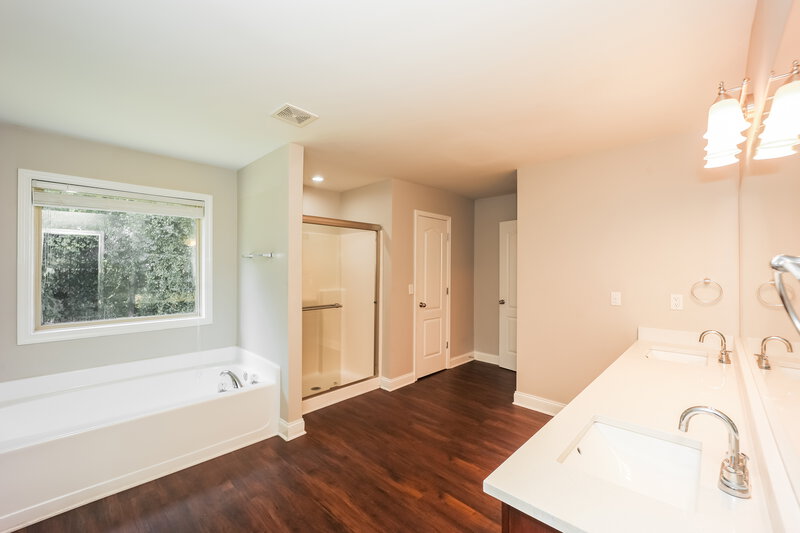 3,090/Mo, 4781  Winstar Ln Fairburn, GA 30213 Main Bathroom View