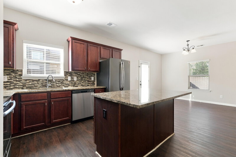 2,315/Mo, 11103 Wind Ridge Dr Hampton, GA 30228 Kitchen View 3