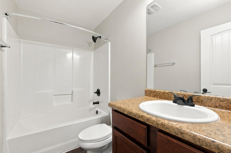 2,315/Mo, 11103 Wind Ridge Dr Hampton, GA 30228 Bathroom View