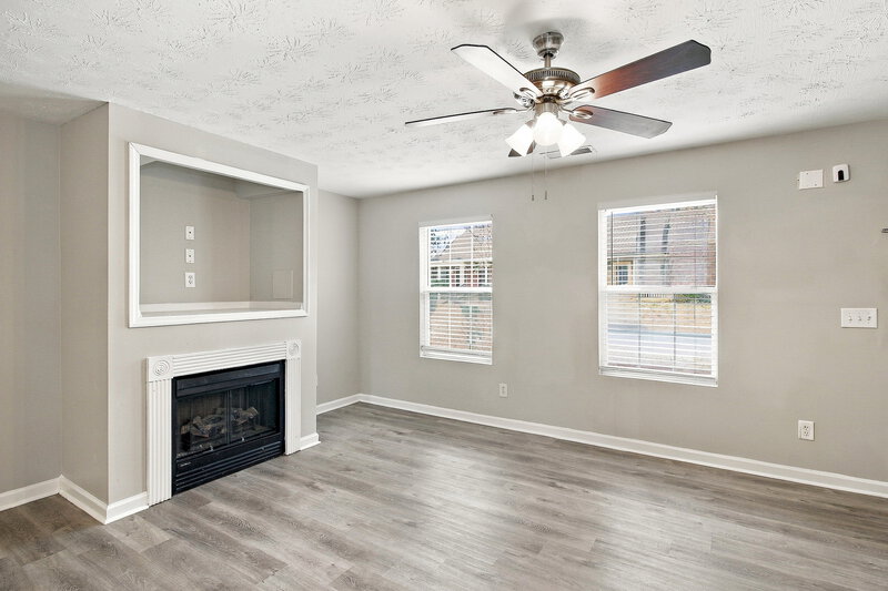 1,690/Mo, 5121 Lynxs Cir SW Covington, GA 30014 Living Room View