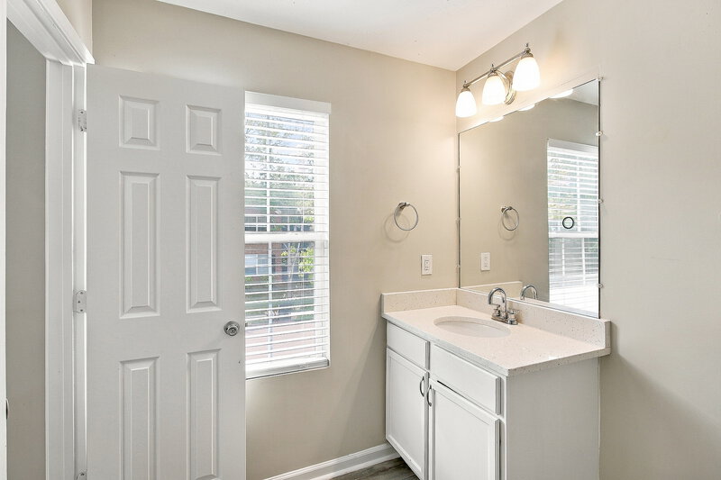 1,690/Mo, 5121 Lynxs Cir SW Covington, GA 30014 Primary Bathroom View 2