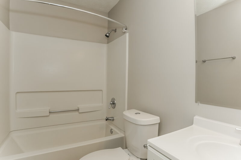 1,760/Mo, 5275 Forest Downs Ln College Park, GA 30349 Master Bathroom View
