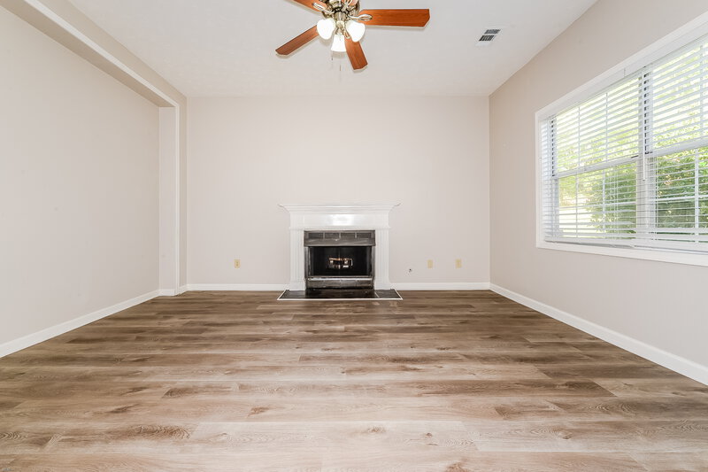 2,860/Mo, 2595 Waterfall Ct Ellenwood, GA 30294 Living Room View