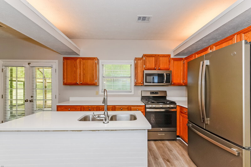 2,860/Mo, 2595 Waterfall Ct Ellenwood, GA 30294 Kitchen View