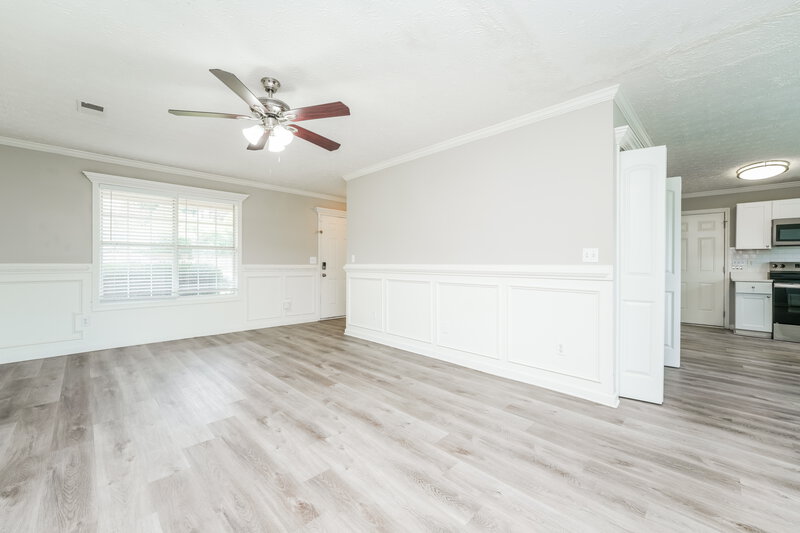 2,060/Mo, 1520 Rose Pointe Dr Loganville, GA 30052 Living Room View 2