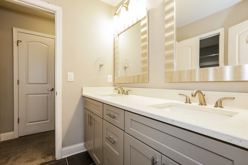 4,190/Mo, 2105 Brentwood Cv Ellenwood, GA 30294 Bathroom View