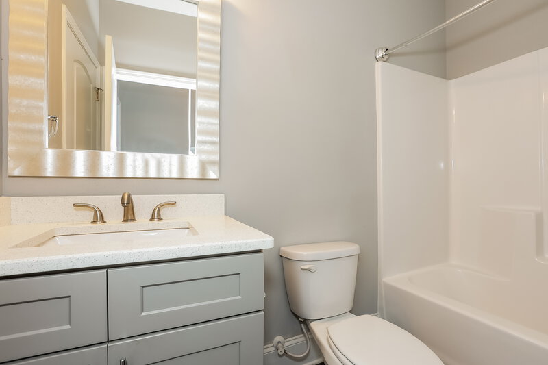 4,190/Mo, 2105 Brentwood Cv Ellenwood, GA 30294 Bathroom View 2