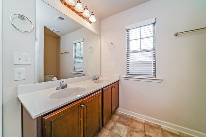 2,195/Mo, 129 Covington Ter Newnan, GA 30263 Bathroom View 2