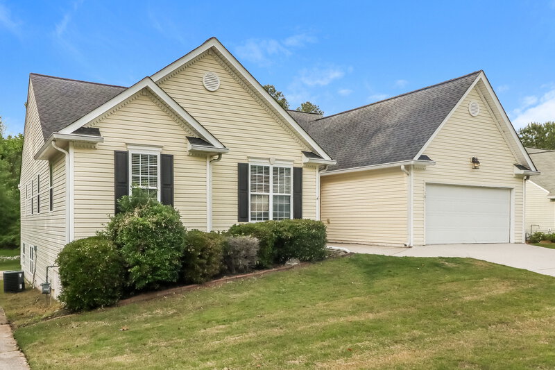 2,105/Mo, 181 Kades Cove Dr Dallas, GA 30132 Front View