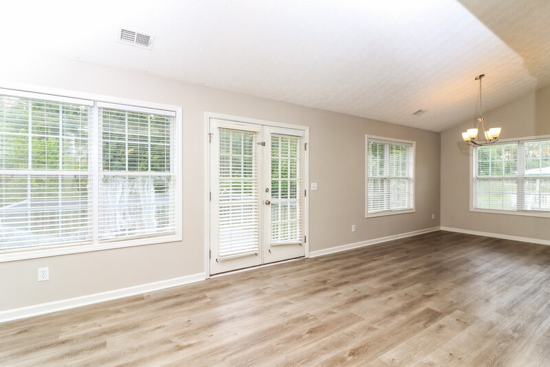 2,105/Mo, 181 Kades Cove Dr Dallas, GA 30132 Living Room View 4