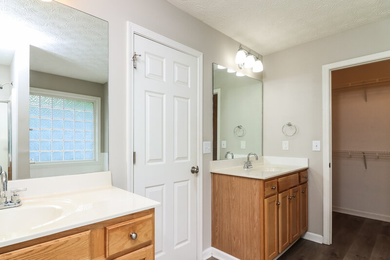 2,105/Mo, 181 Kades Cove Dr Dallas, GA 30132 Main Bathroom View