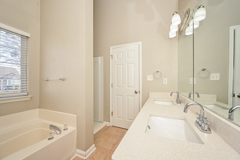 1,980/Mo, 1180 Eatonton Way McDonough, GA 30252 Main Bathroom View 2