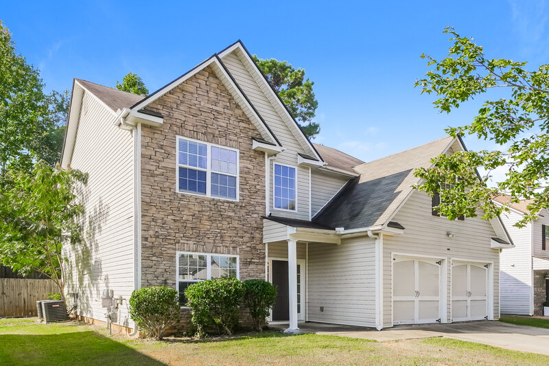 0/Mo, 8074 Colton Creek Way Douglasville, GA 30134 Front View