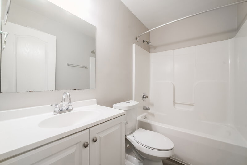 0/Mo, 8074 Colton Creek Way Douglasville, GA 30134 Bathroom View