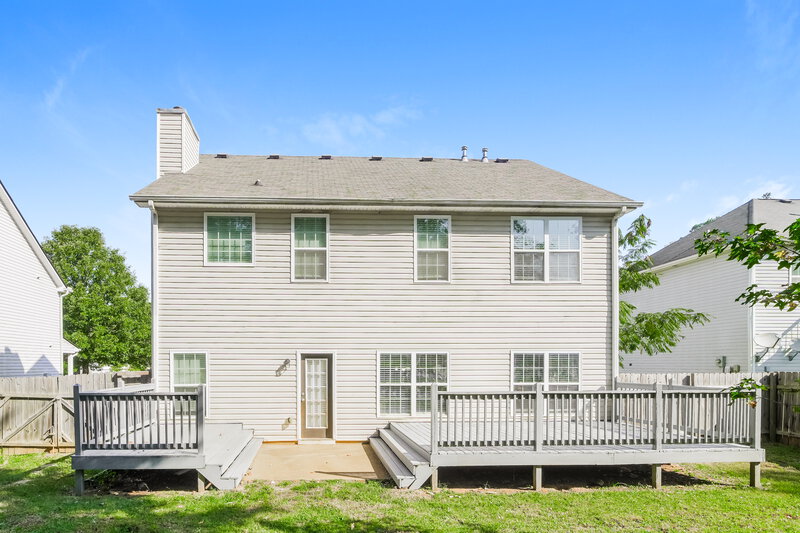 0/Mo, 8074 Colton Creek Way Douglasville, GA 30134 Rear View