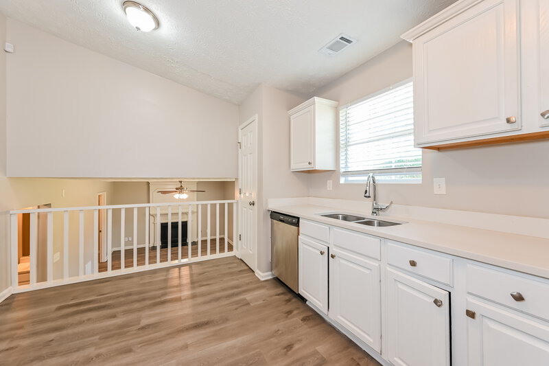 1,980/Mo, 6394 Alford Cir Lithonia, GA 30058 Kitchen View