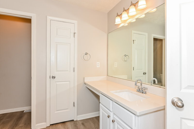 1,980/Mo, 6394 Alford Cir Lithonia, GA 30058 Main Bathroom View