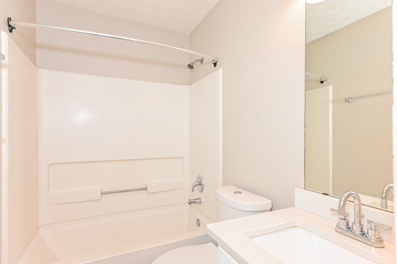 1,980/Mo, 6394 Alford Cir Lithonia, GA 30058 Bathroom View