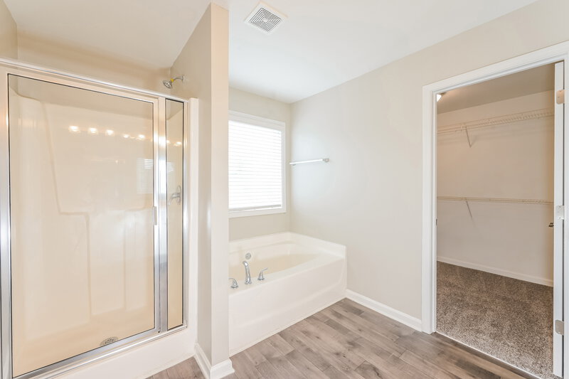 3,210/Mo, 1070 Sutherland Drive Winder, GA 30680 Main Bathroom View 2
