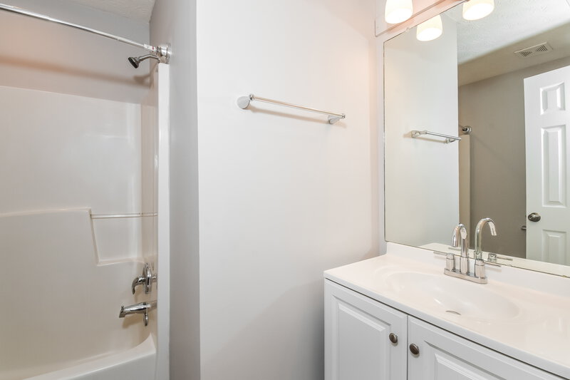 3,470/Mo, 2607 Windage Dr SW Marietta, GA 30008 Bathroom View