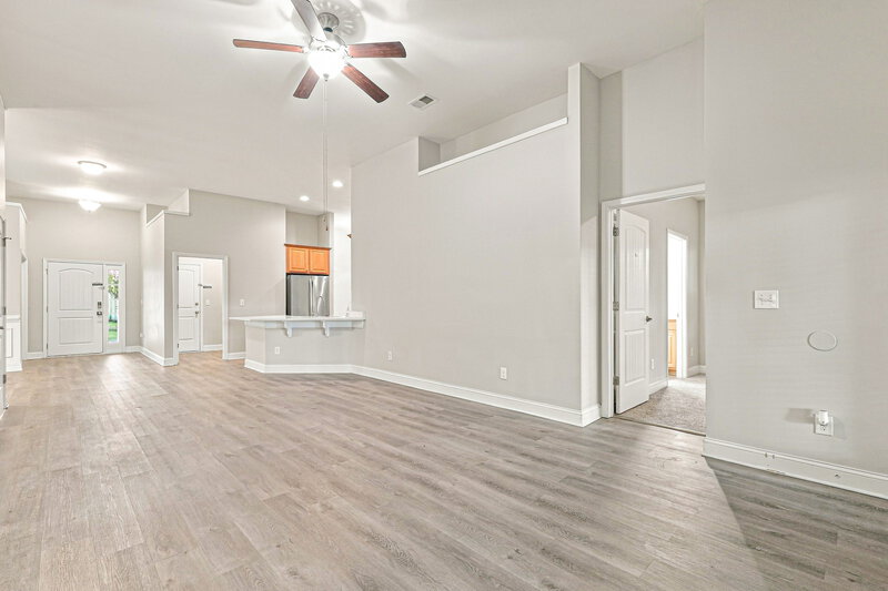 2,190/Mo, 4890 Summersun Dr Morrow, GA 30260 Living Room View 2