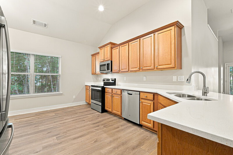 2,190/Mo, 4890 Summersun Dr Morrow, GA 30260 Kitchen View 2
