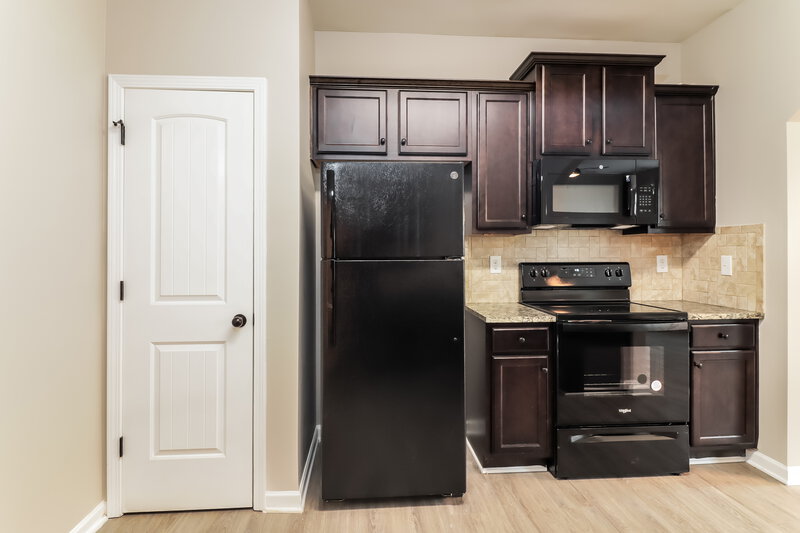 2,070/Mo, 613 Beaujolais Ct McDonough, GA 30253 Kitchen View 2