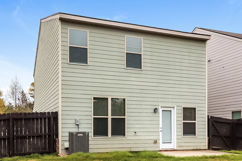 2,070/Mo, 613 Beaujolais Ct McDonough, GA 30253 Rear View