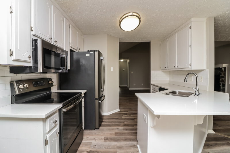 2,025/Mo, 530 Allens Landing Ct Lawrenceville, GA 30045 Kitchen View 2