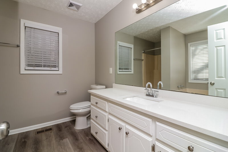 2,025/Mo, 530 Allens Landing Ct Lawrenceville, GA 30045 Main Bathroom View