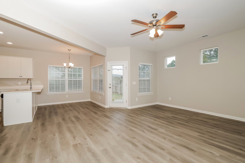 2,650/Mo, 21 Cottage Trce Nw Cartersville, GA 30121 Living Room View 2