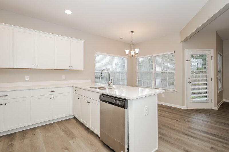 2,650/Mo, 21 Cottage Trce Nw Cartersville, GA 30121 Kitchen View 2