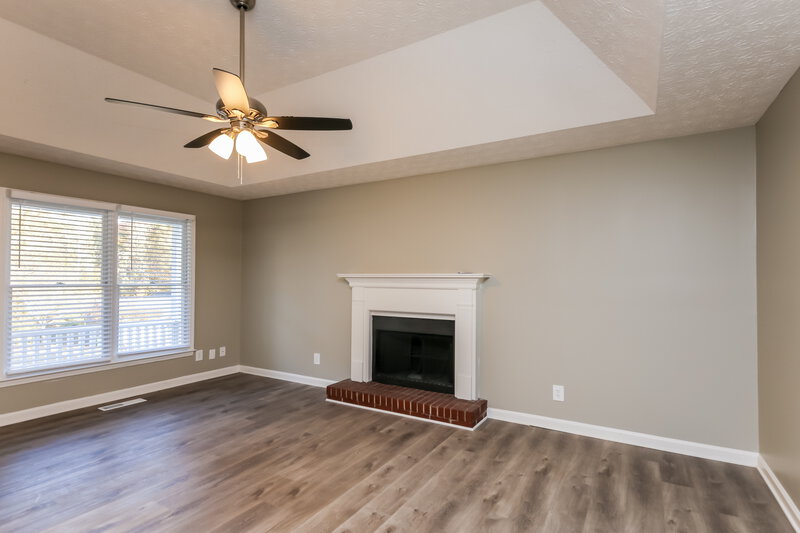 1,975/Mo, 306 Mary Alice Dr Winder, GA 30680 Living Room View 4
