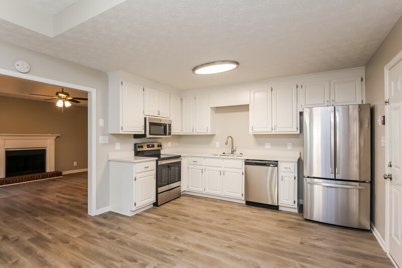1,975/Mo, 306 Mary Alice Dr Winder, GA 30680 Kitchen View
