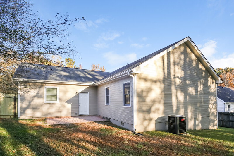 1,975/Mo, 306 Mary Alice Dr Winder, GA 30680 Rear View