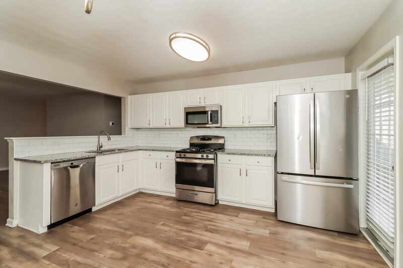 1,595/Mo, 236 Arrowhead Drive Dallas, GA 30132 Kitchen View 2