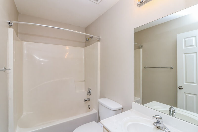 2,170/Mo, 1647 Bradmere Ln Lithia Springs, GA 30122 Bathroom View