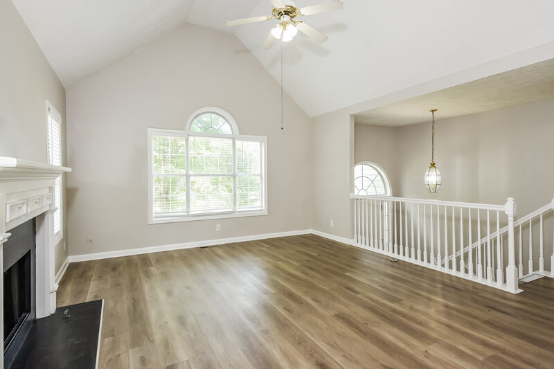2,580/Mo, 9385 Eagles Landing Dr Gainesville, GA 30506 Living Room View 3